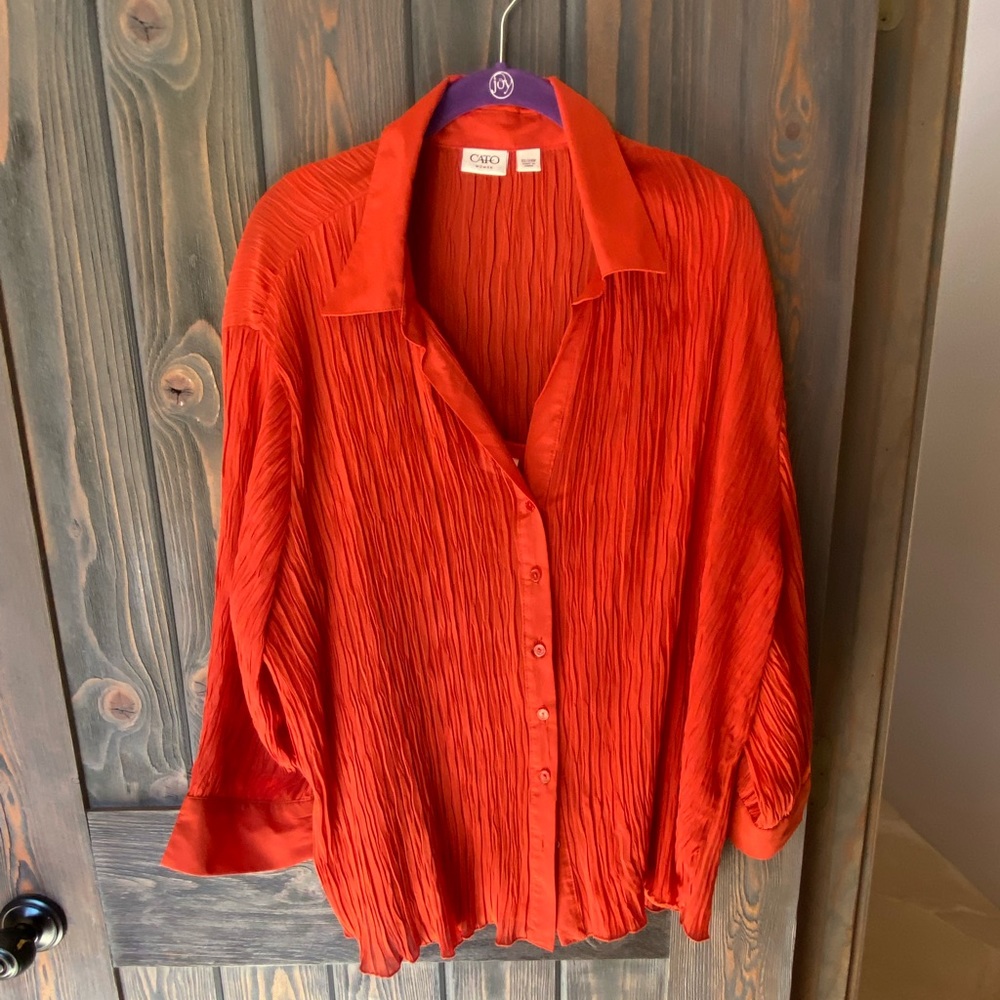 CATO Woman’s rust/orange crinkle blouse size 22/24